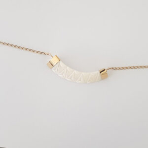 VANUATU TUSK ENGRAVED BRACELET 9K GOLD (375) (17CM) B9K00622