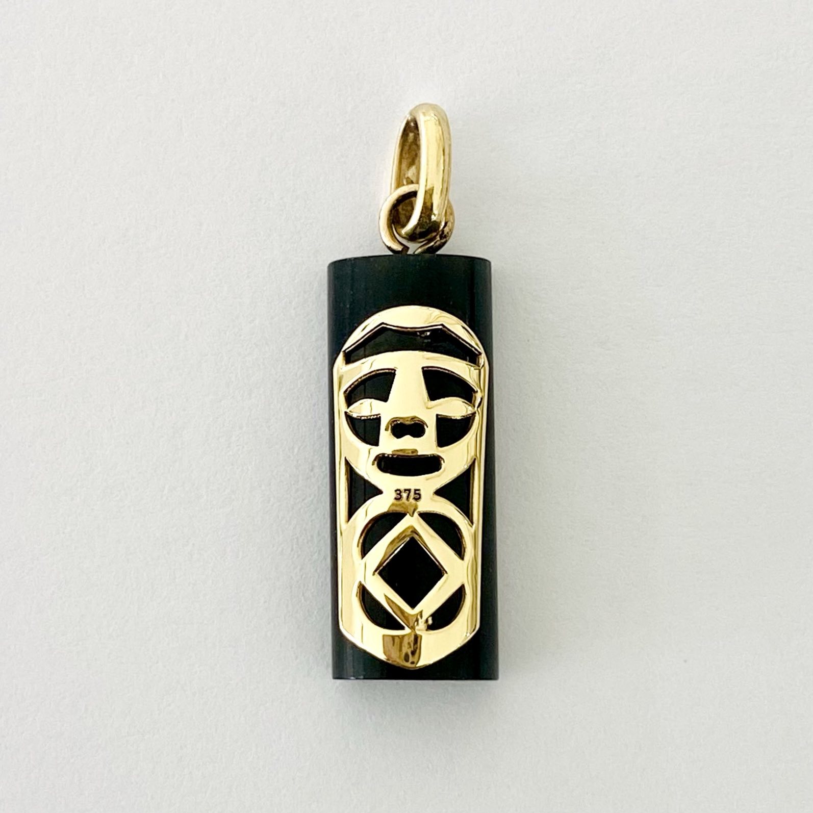 "Tale" Set on Black Onyx Stone 9K Gold Pendant (375)